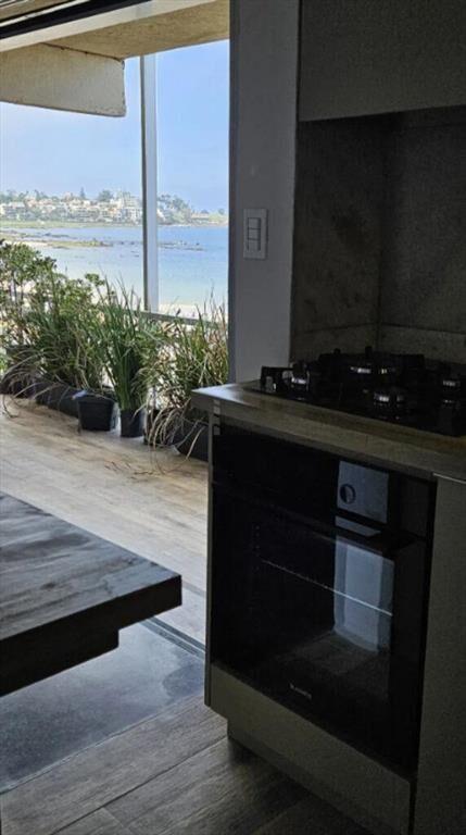 ei alquila Apartamento de dos dormitorios y garage en la ra