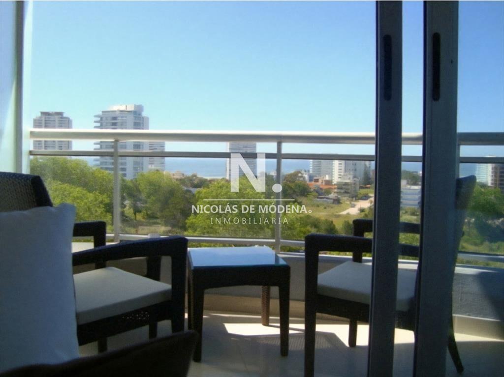 En venta apartamento de 3 dormitorios en  Punta