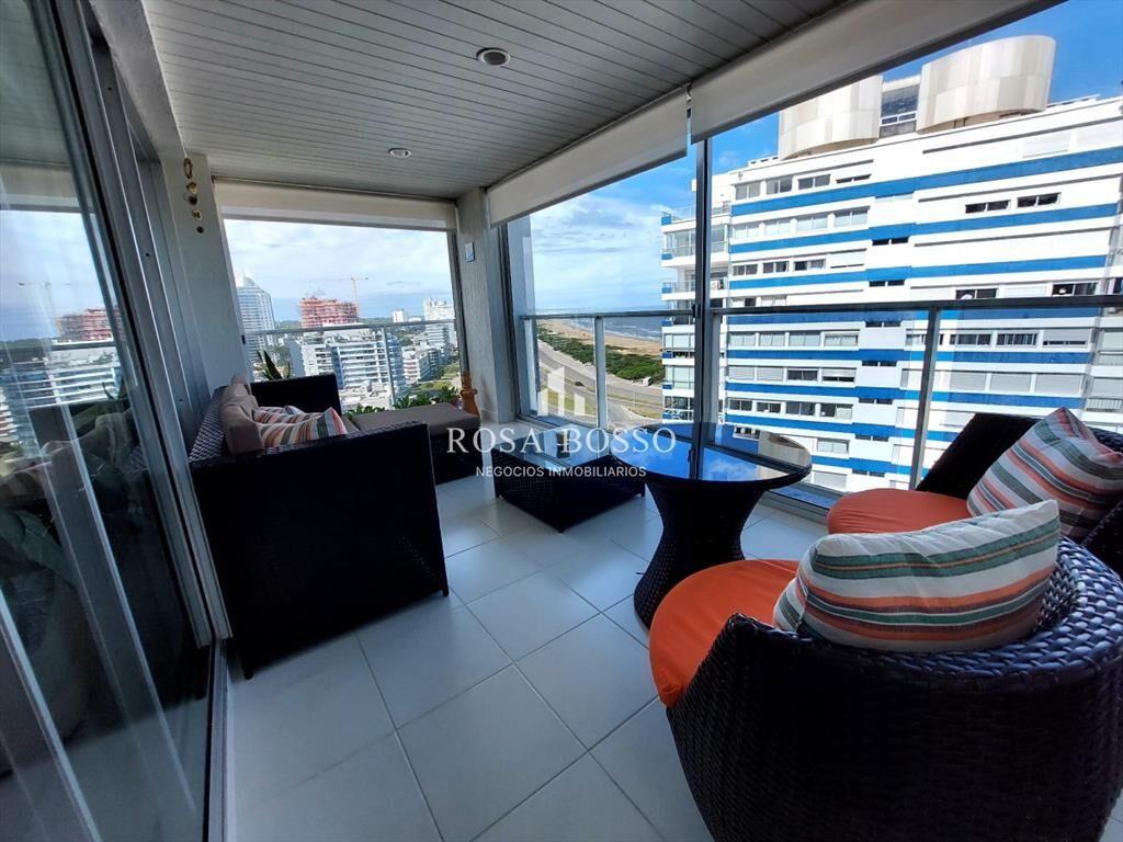 Apartamento de 3 suite y dependencia en VENTA