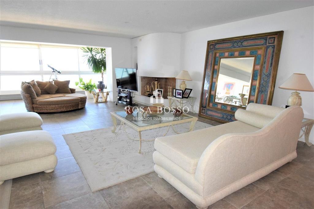 APARTAMENTO SOBRE PLAYA BRAVA