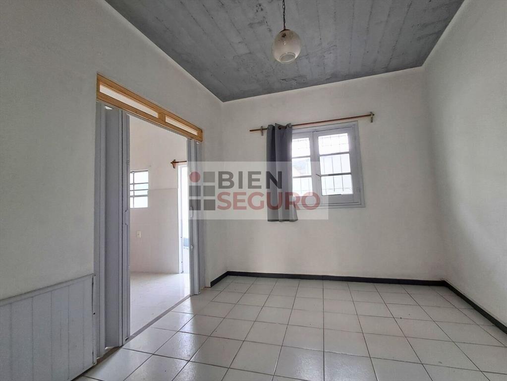 Cómoda casa de 2 dormitorios con estufa a leña en alquiler