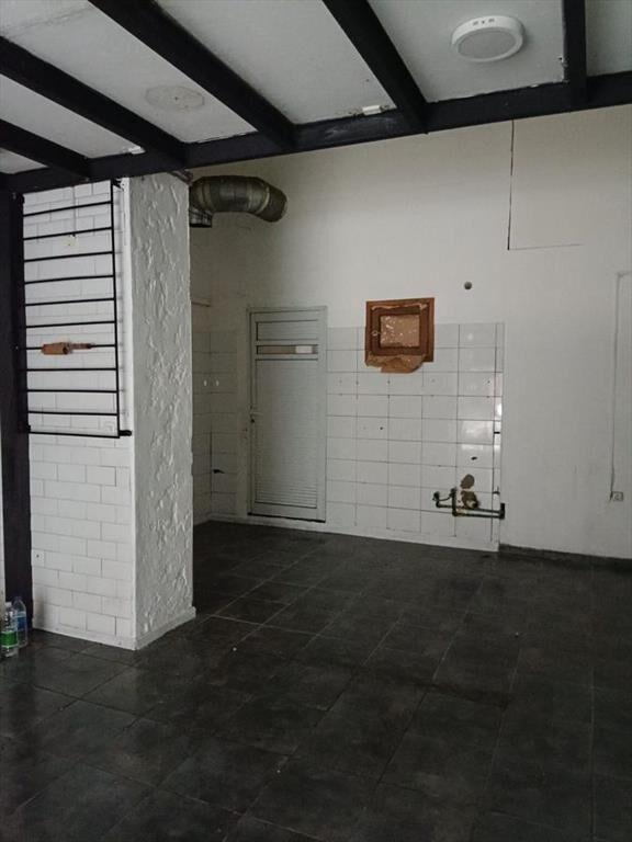 local Ituzaingo, a pasos de la peatonal Sarandi, permite ga