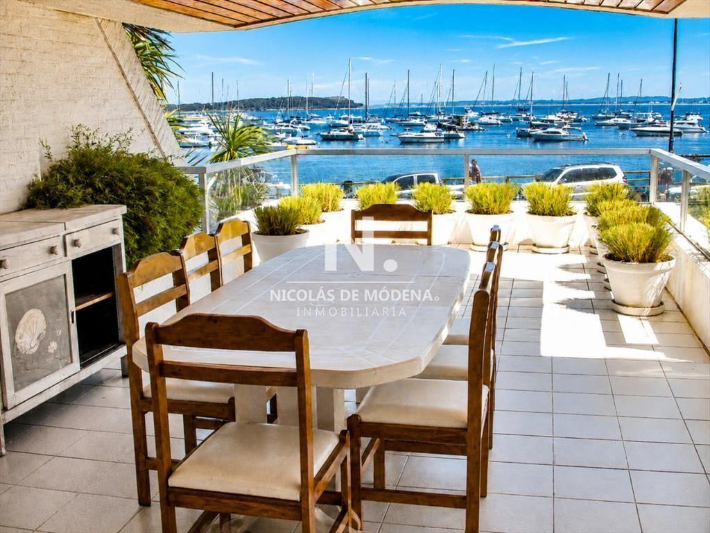 Vende apartamento en el Puerto, totalmente frente