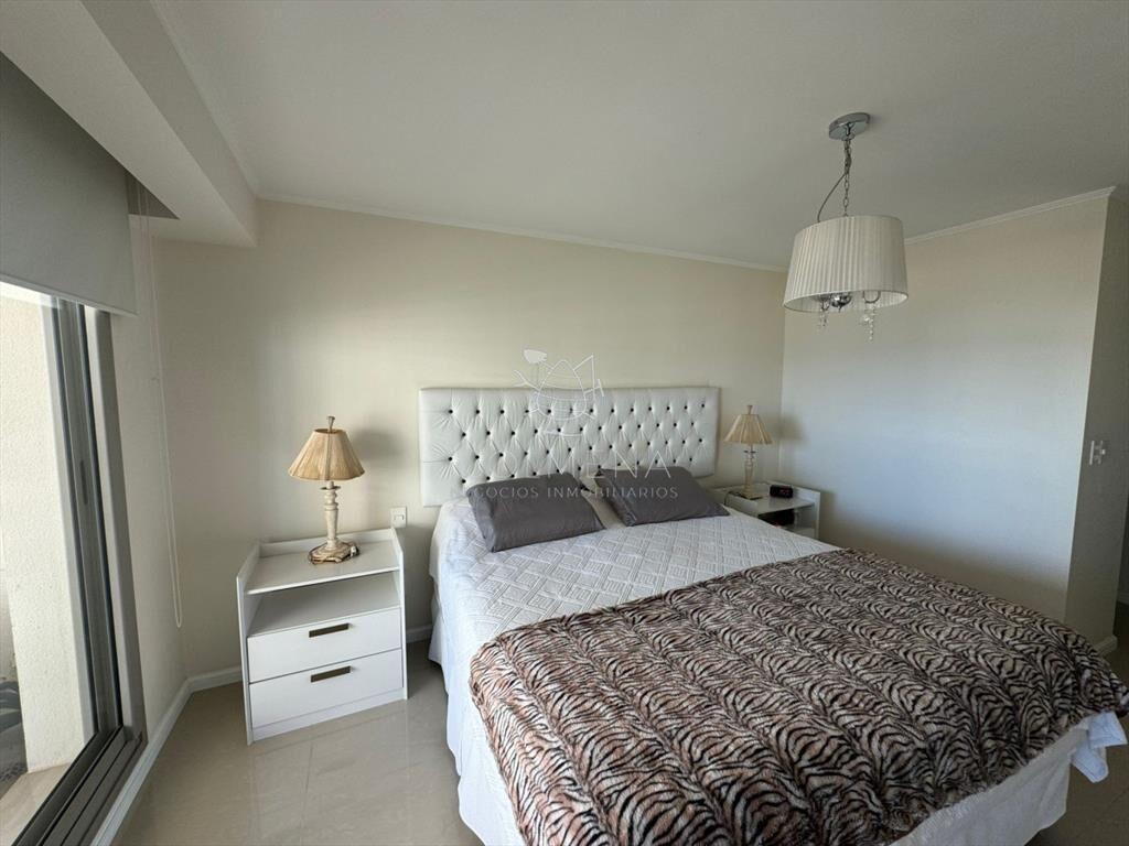 Apartamento en Brava, 3 dormitorios *