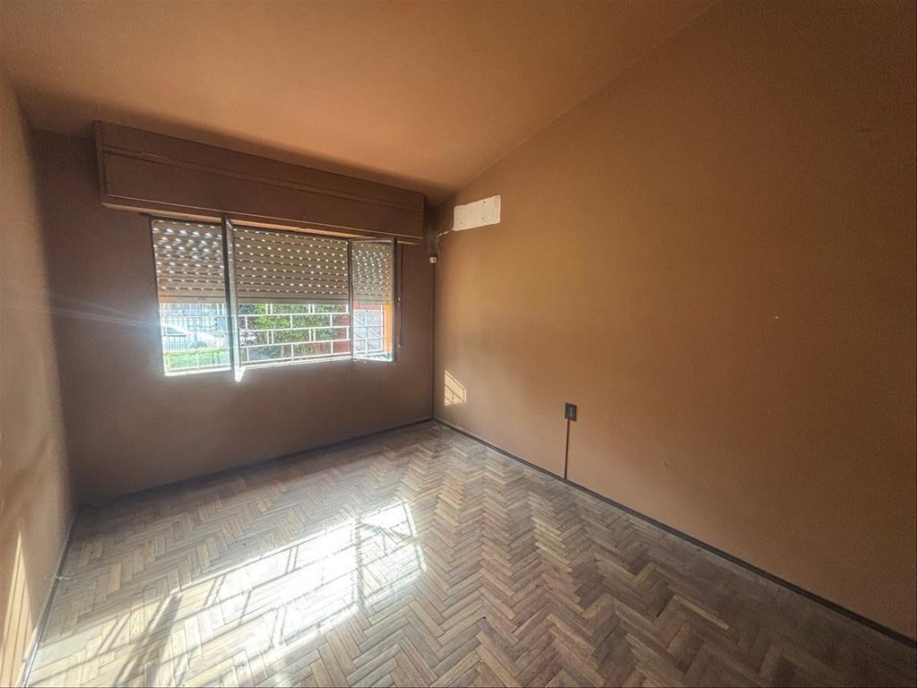 Dos casas en mismo padrón en Colón. Con renta.