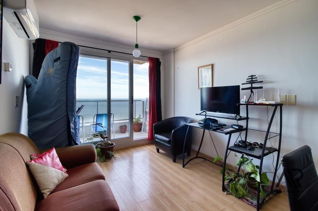 Apartamento en venta c/ cochera compartida en Malvin