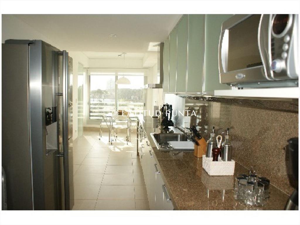 Apartamento en Le Parc, 3 suites más dependencia
