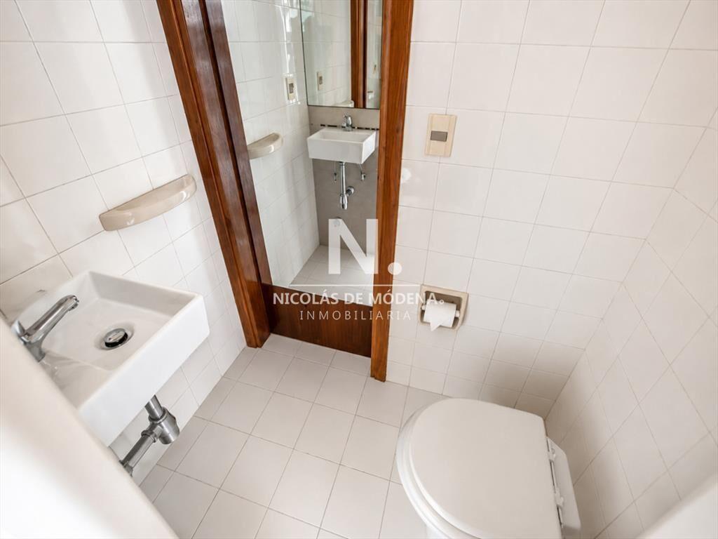 Vende apartamento impecable de 3 dormitorios con