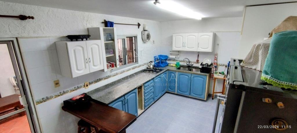 Muy buena casa con amplias comodidades y ideal