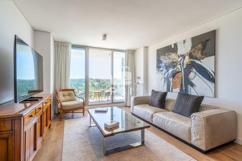 Elegancia Moderna en la Exclusiva Torre Trump - -