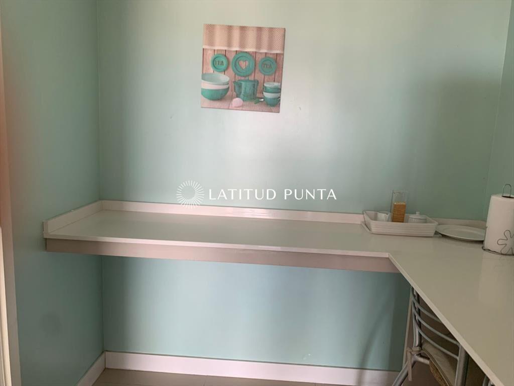 Apartamento de 3 dormitorios en Artower
