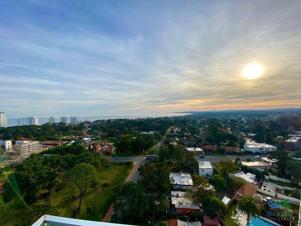 En venta apartamento 3 dormitorios, vista al mar,