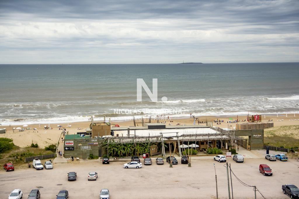 venta apartamento de 3 dormitorios en Punta del Este
