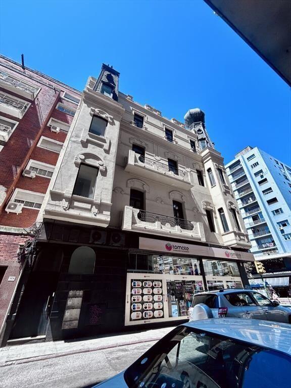 ALQUILER EDIFICIO TRES PISOS DE OFICINA EN 18 DE JULIO