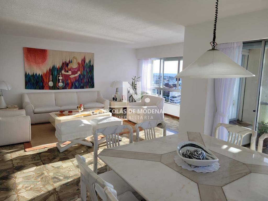 Departamento de 3 dormitorios en alquiler, Punta