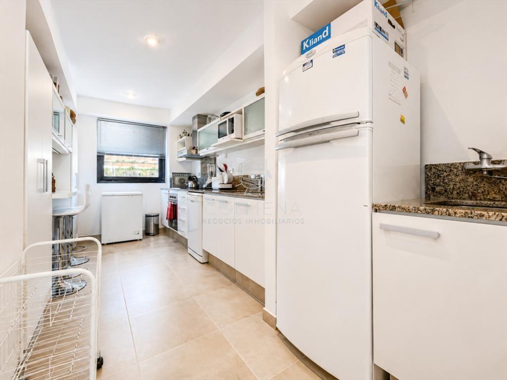 Apartamento de 2 Dormitorios con Vista al Mar y Parrillero