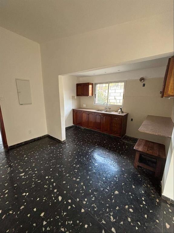 ALQUILER DE CASA EN CARRASCO NORTE 4 DORMITORIOS PRÓXIMO AL