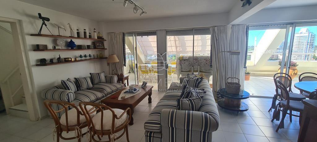 Hermoso apto con vista directa y hermosa al mar