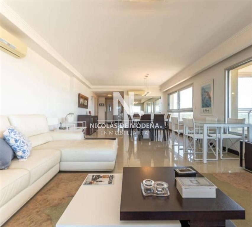 Departemtno de 3 dor + dependencia en venta.