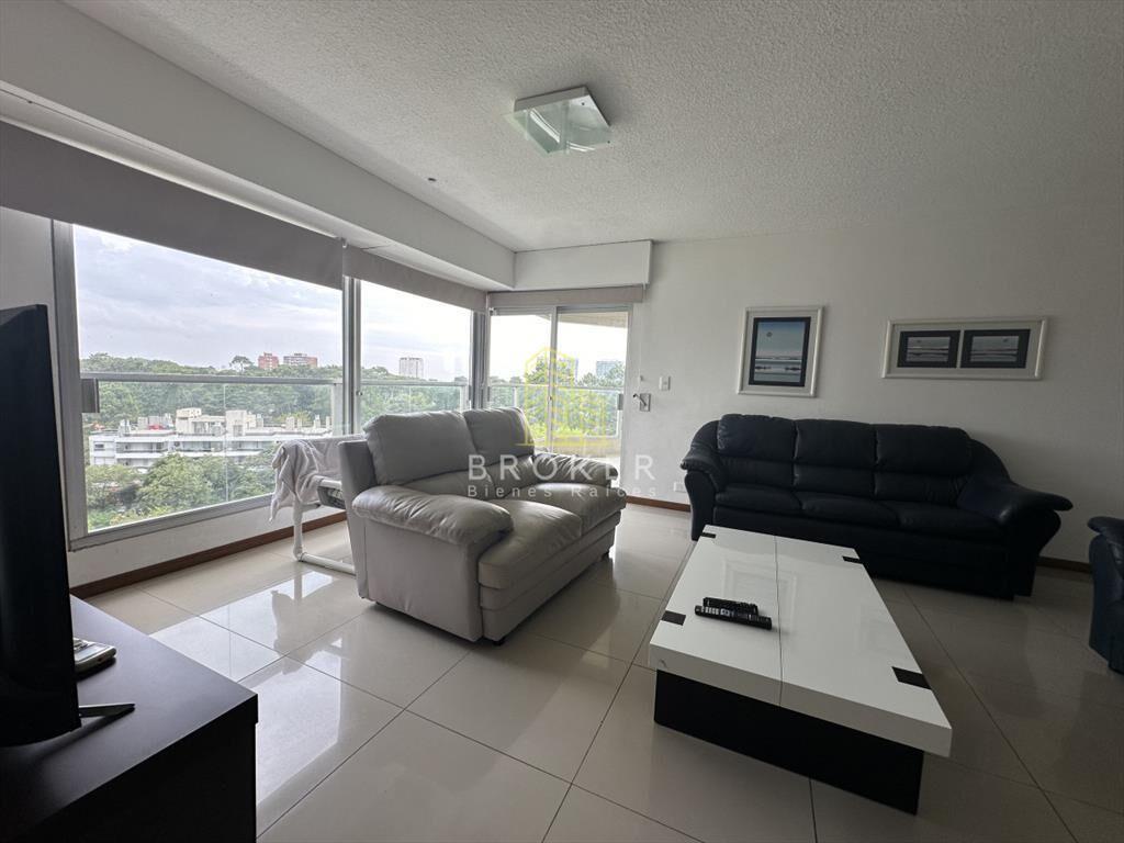 Alquiler anual de apartamento de 3 dormitorios
