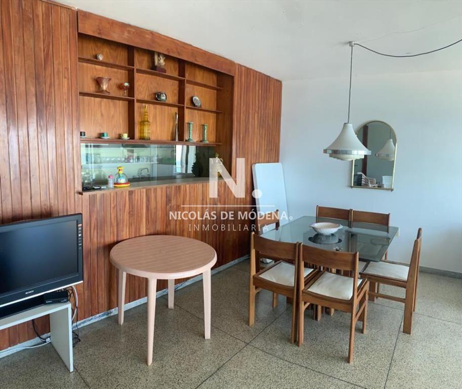 Apartamento con hermosa vista en Ed. Isla de