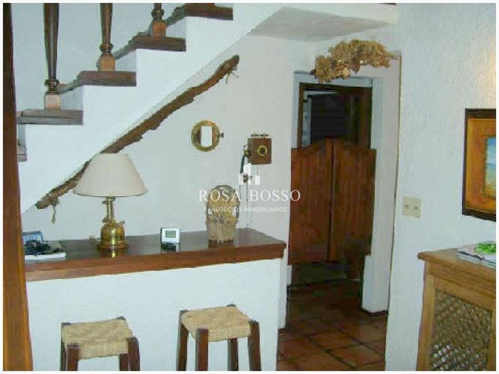 CASA A LA VENTA EN EL CHORRO.