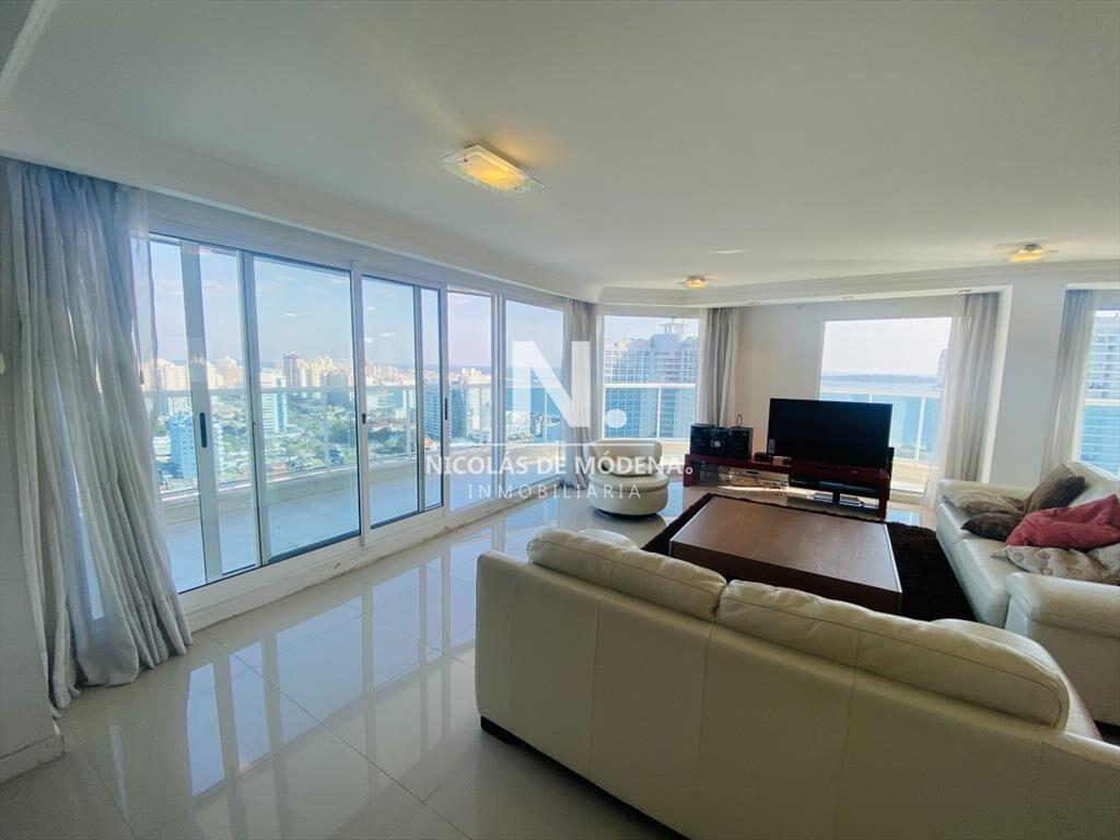 Hermoso apartamento de 3 dormitorios mas dependencia de ser