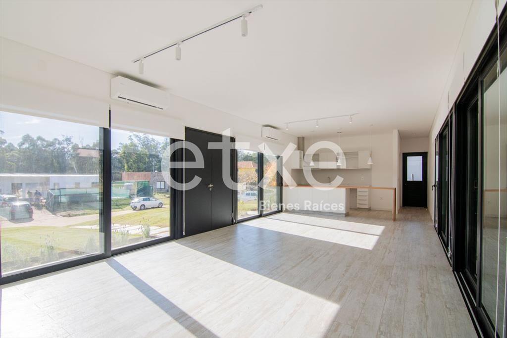 Casa Venta Cumbres de Carrasco Barrio Privado...