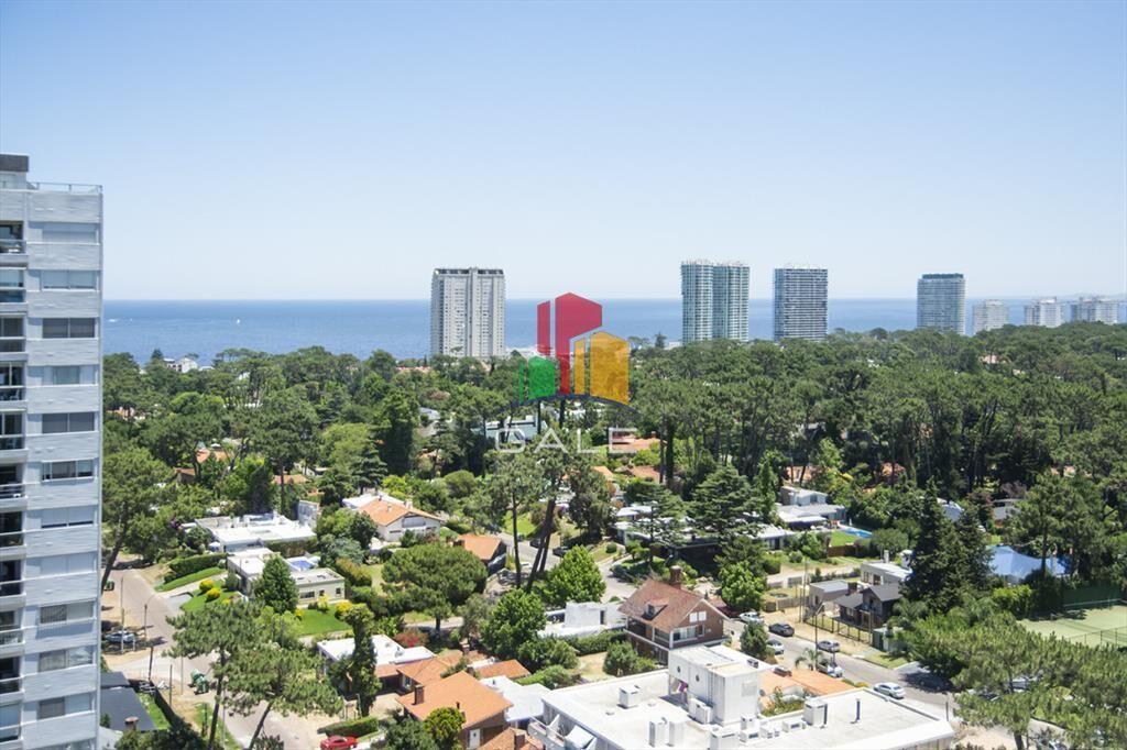 Vende apto de 2 dormitorios con vista al mar en