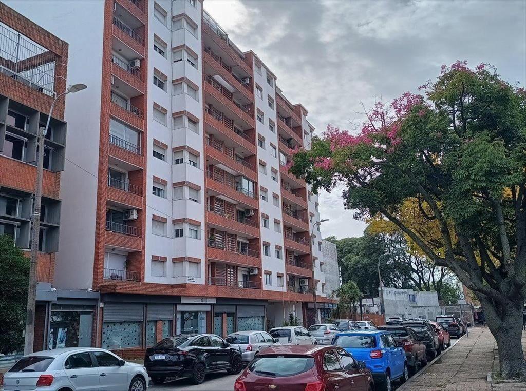 Venta Apartamento 4 dormitorios, 2 garajes en Pocitos Nuevo