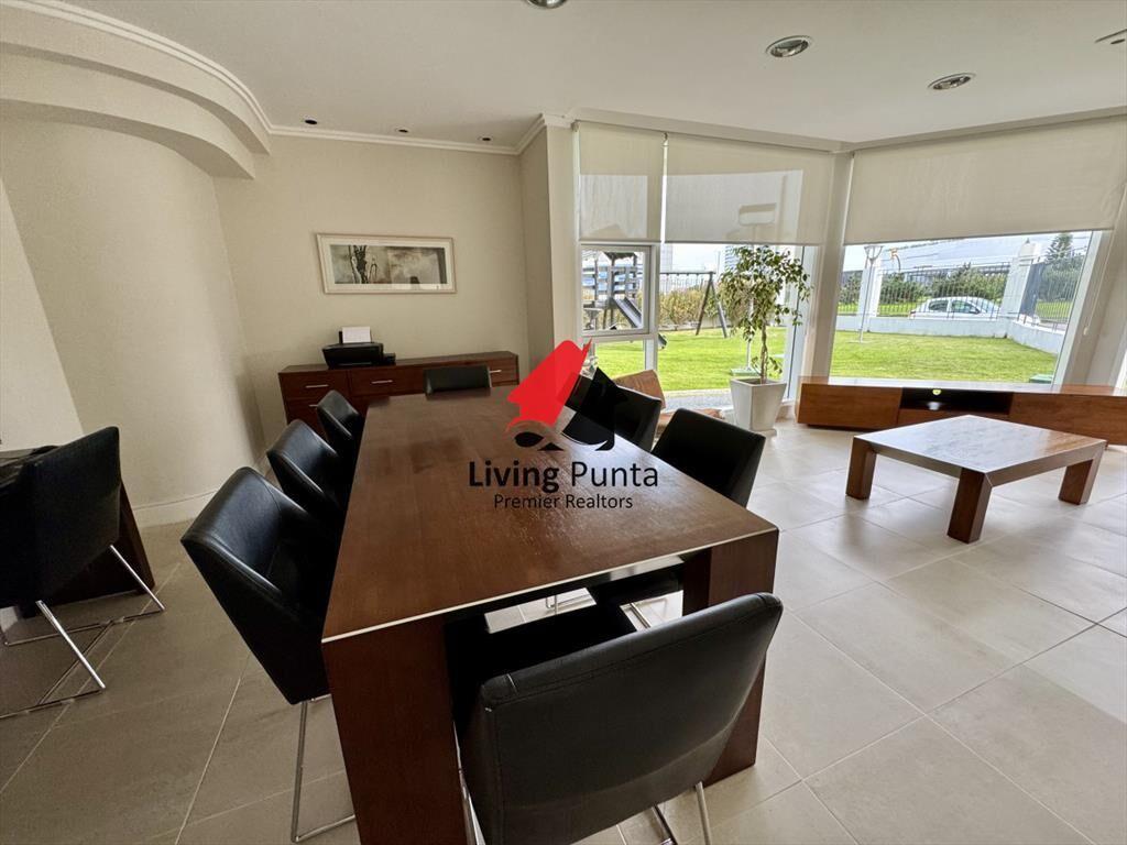 Apartamento en venta con vista al mar y buena de