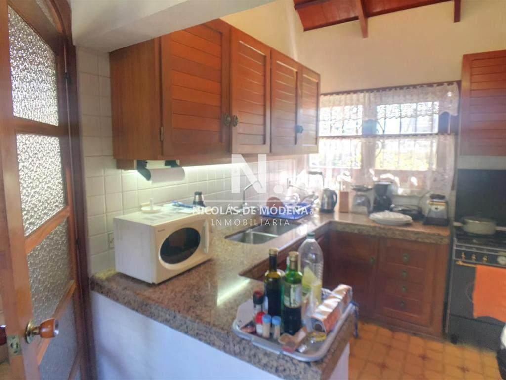 Vende casa de 3 dormitorios en suite con piscina,