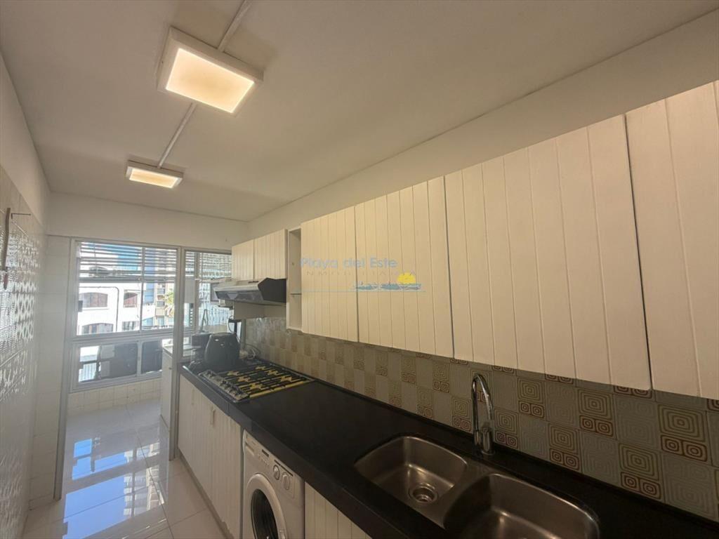 Apartamento de 3 dormitorios en alquiler anual e