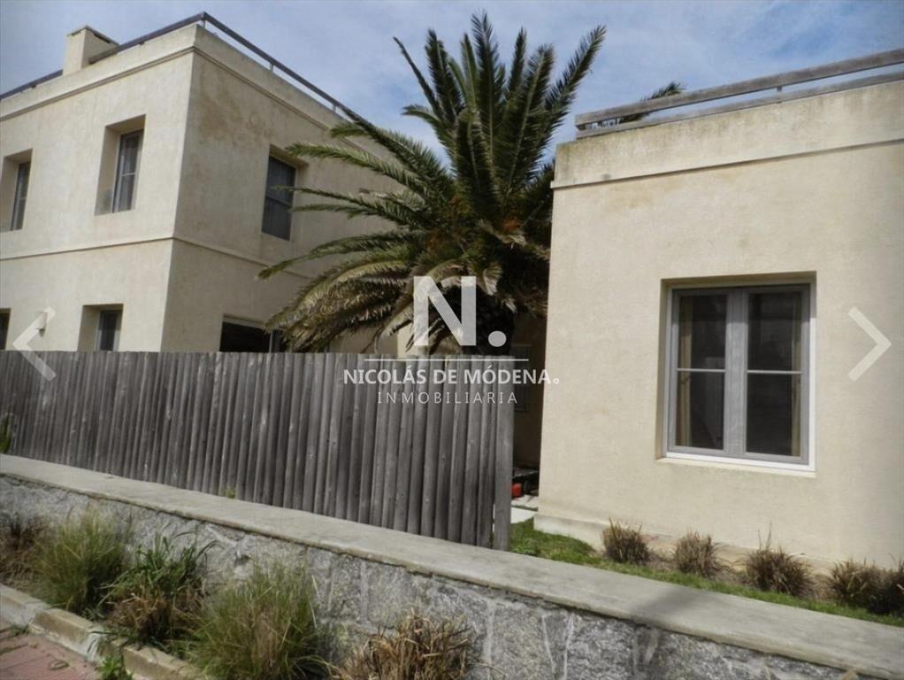 En venta casa en Peninsula, Punta del Este de 4