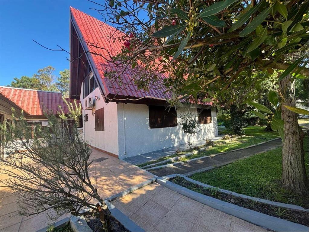 Venta Parque del Plata Cabaña de 4 dormitorios 2 baños pisc