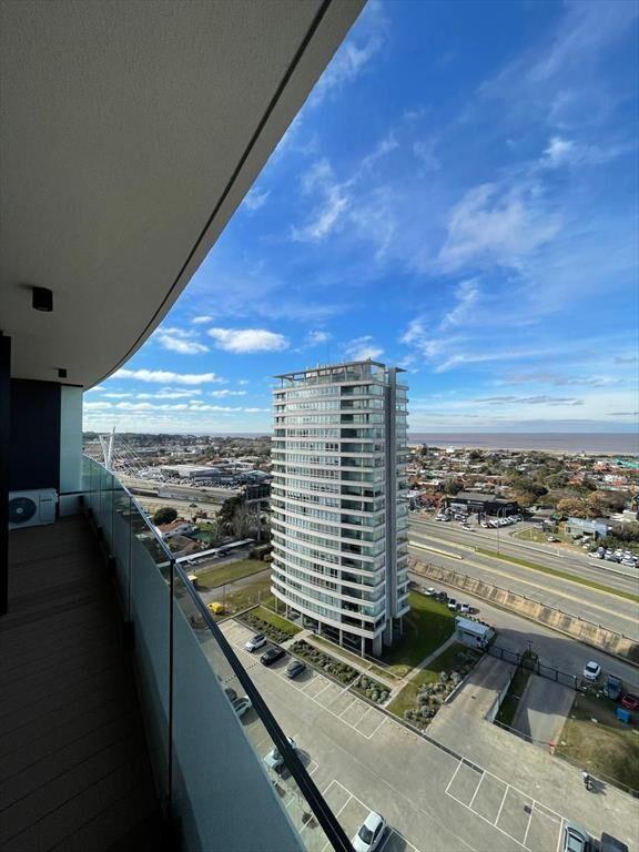 Apartamento en venta,3 dormitorios,2 baños, amplio balcón c