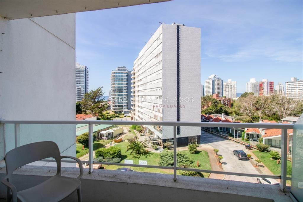 Apartamento de 2 dormitorios en venta en edificio Botavara,