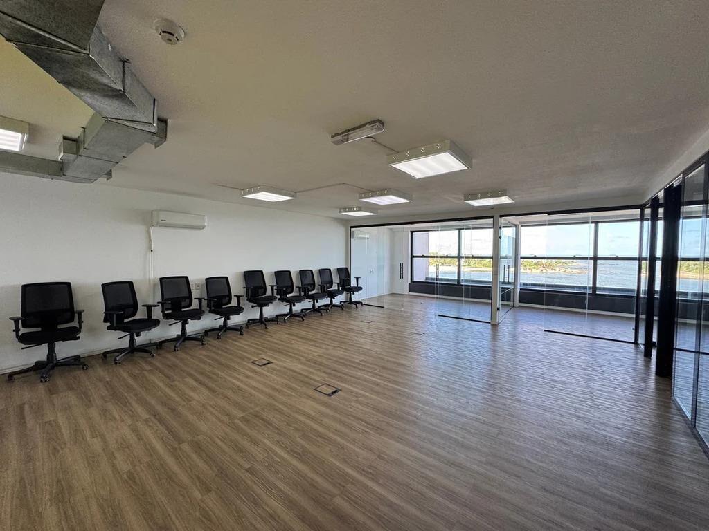 Venta con renta de Oficinas, piso 10 en Marigot Office