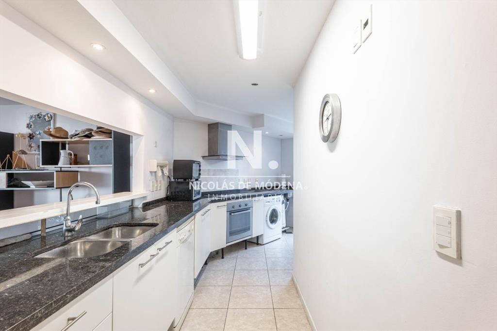 Vende apartamento de 3 dormitorios, en Brava del