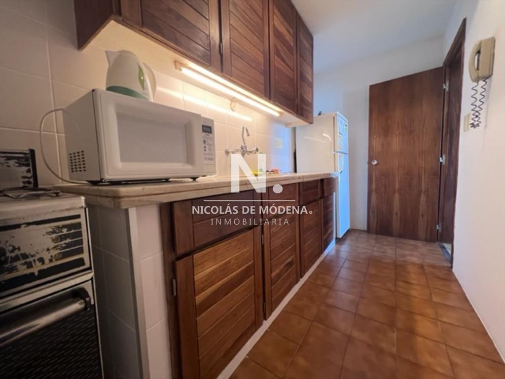 Apartamento en Peninsula a 1 cuadra playa mansa y