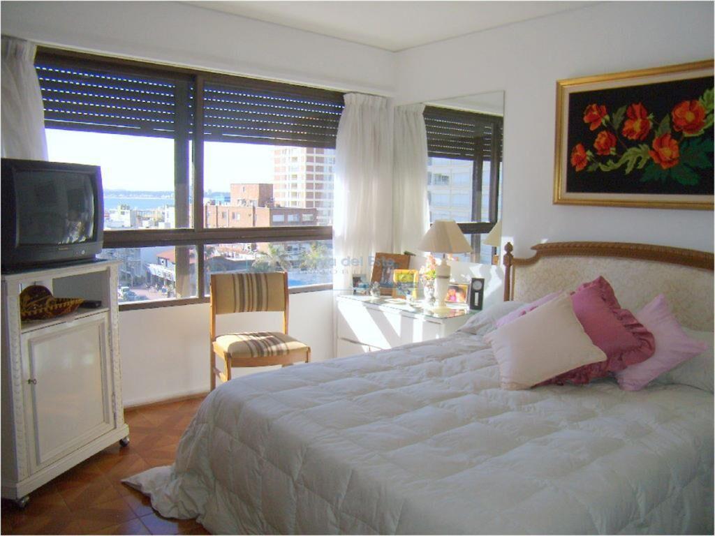 Apartamento en Peninsula, 2 dormitorios y medio