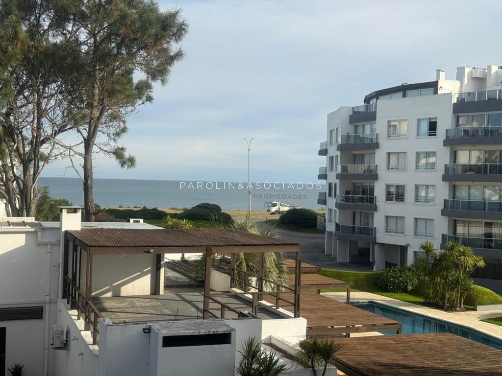 Apartamento en Venta de 3 Dormitorios en Edificio