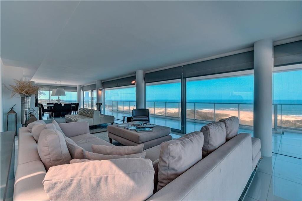 DEPARTAMENTO PENTHOUSE EN ALQUILER FRENTE AL MAR
