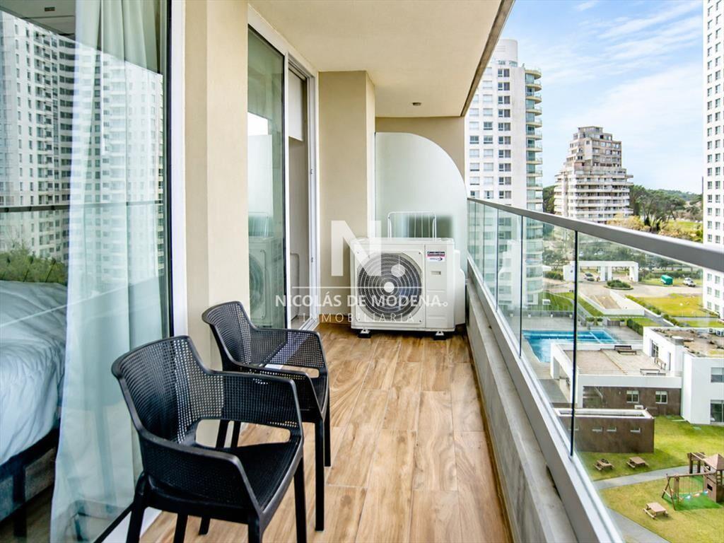 En venta apartamento de 2 dormitorios con balcon en Brava,