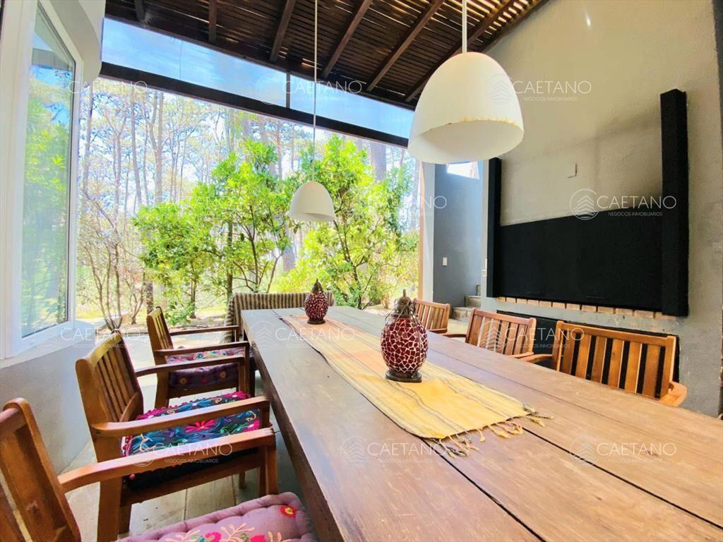 Casa en Alquiler Laguna Blanca Siete Dormitorios + Dependen