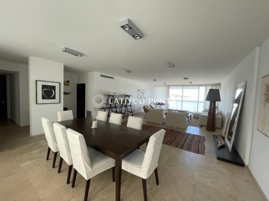 Apartamento en La Barra, 4 dormitorios