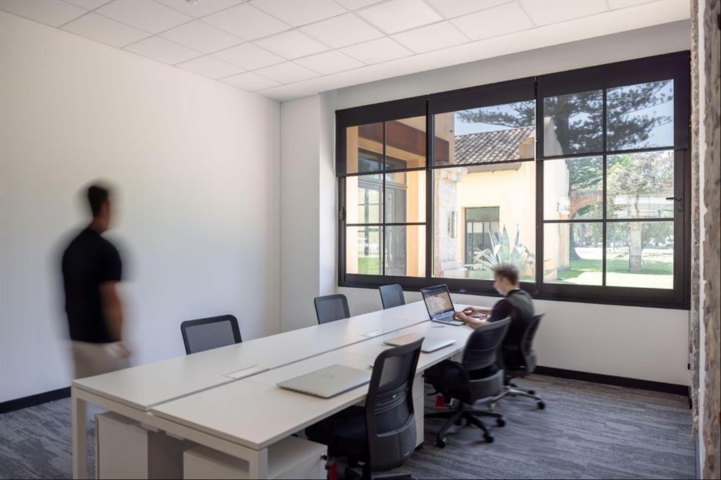 ALQUILER - OFICINA - CAMPUS - TODO INCLUIDO -