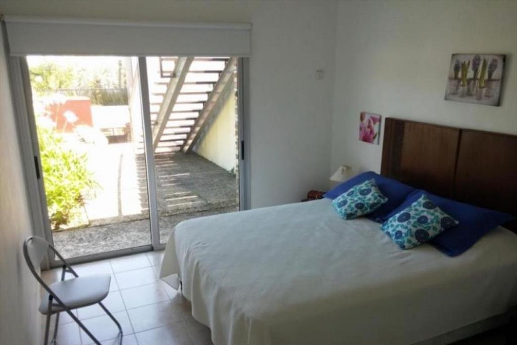 CASA EN VENTA DE 4 DORMITORIOS EN LA BARRA