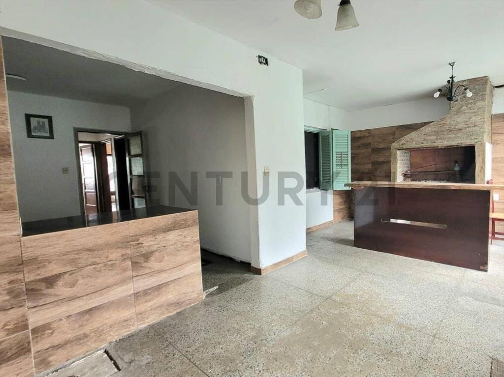 Venta/ CHALET 2 Dormitorios, Jardin, Fondo, Parrillero, B...