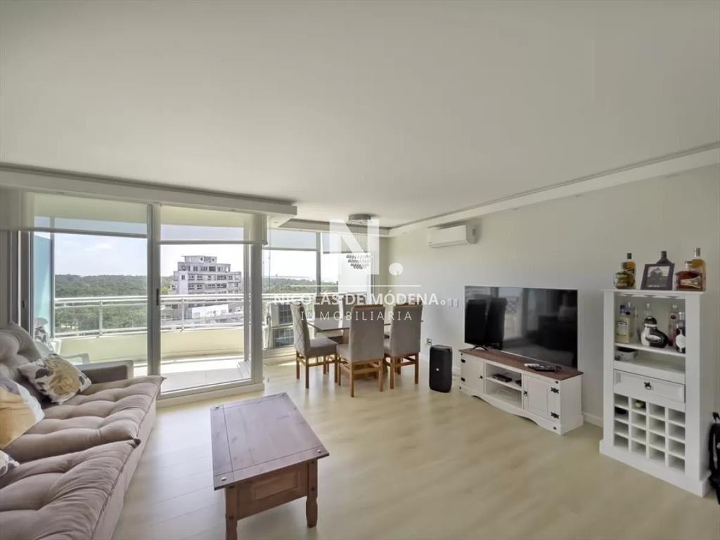 Piso alto en venta en Ocean Drive - 2 dorm 2